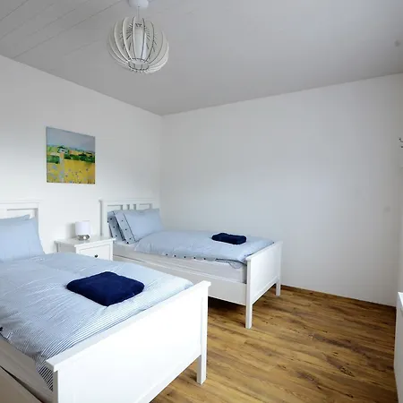 3 Apartment *